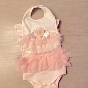 NWOT Edgehill Collection Matching bib and onesie floral set